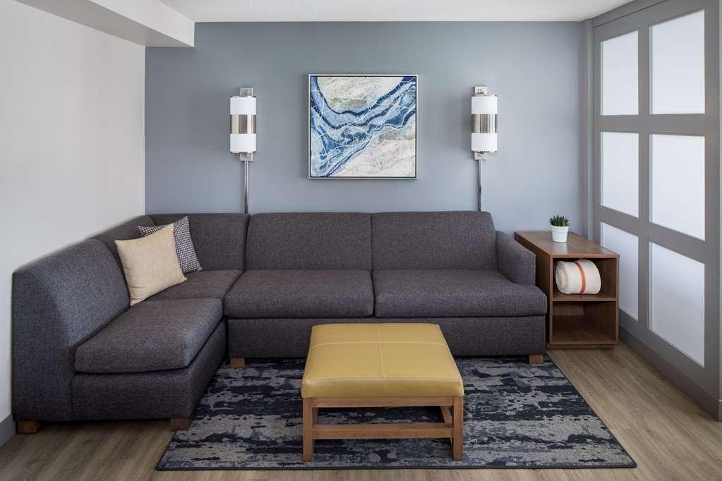 Hyatt Place Long Island East End Ривергед Номер фото