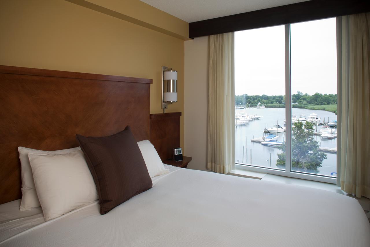 Hyatt Place Long Island East End Ривергед Екстер'єр фото